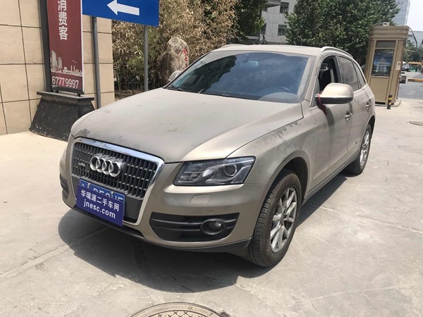 新到奥迪Q5 2012款 2.0T 豪华版 一手车 表显9万多公