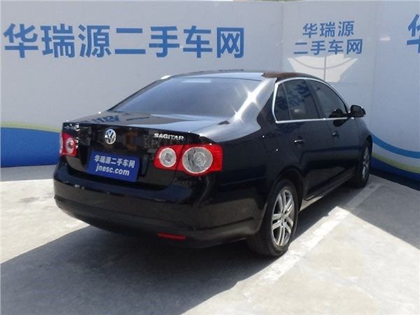 三万左右二手车，实用又好开，开个四五年再卖也不亏！