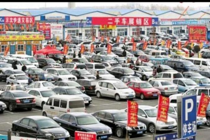 北京二手车交易市场豪车无数，为什么却门可罗雀？