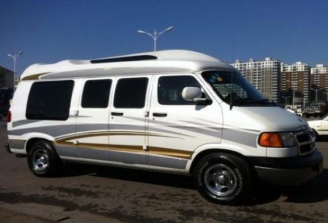 新款公羊房车,一家人出去旅游,坐上它简直不要太舒服