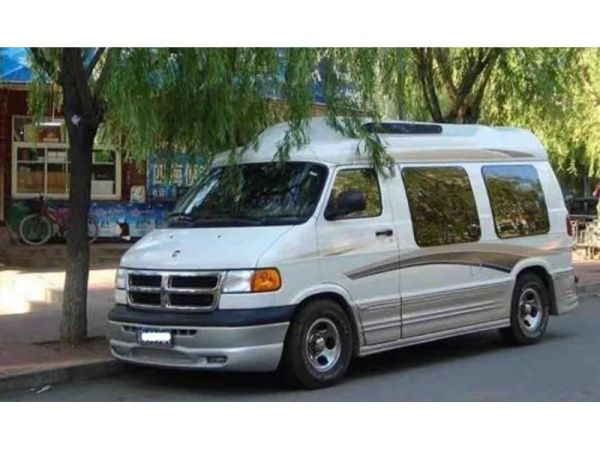 新款公羊房车,一家人出去旅游,坐上它简直不要太舒服