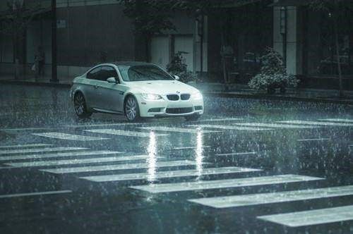 进入雨季汽车该做什么防范和手段
