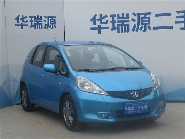 女孩刚学出驾驶证合适什么二手车