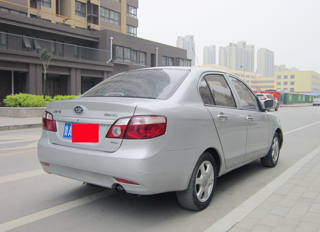 一汽 夏利n5 2011款 1.0l 手动标准型