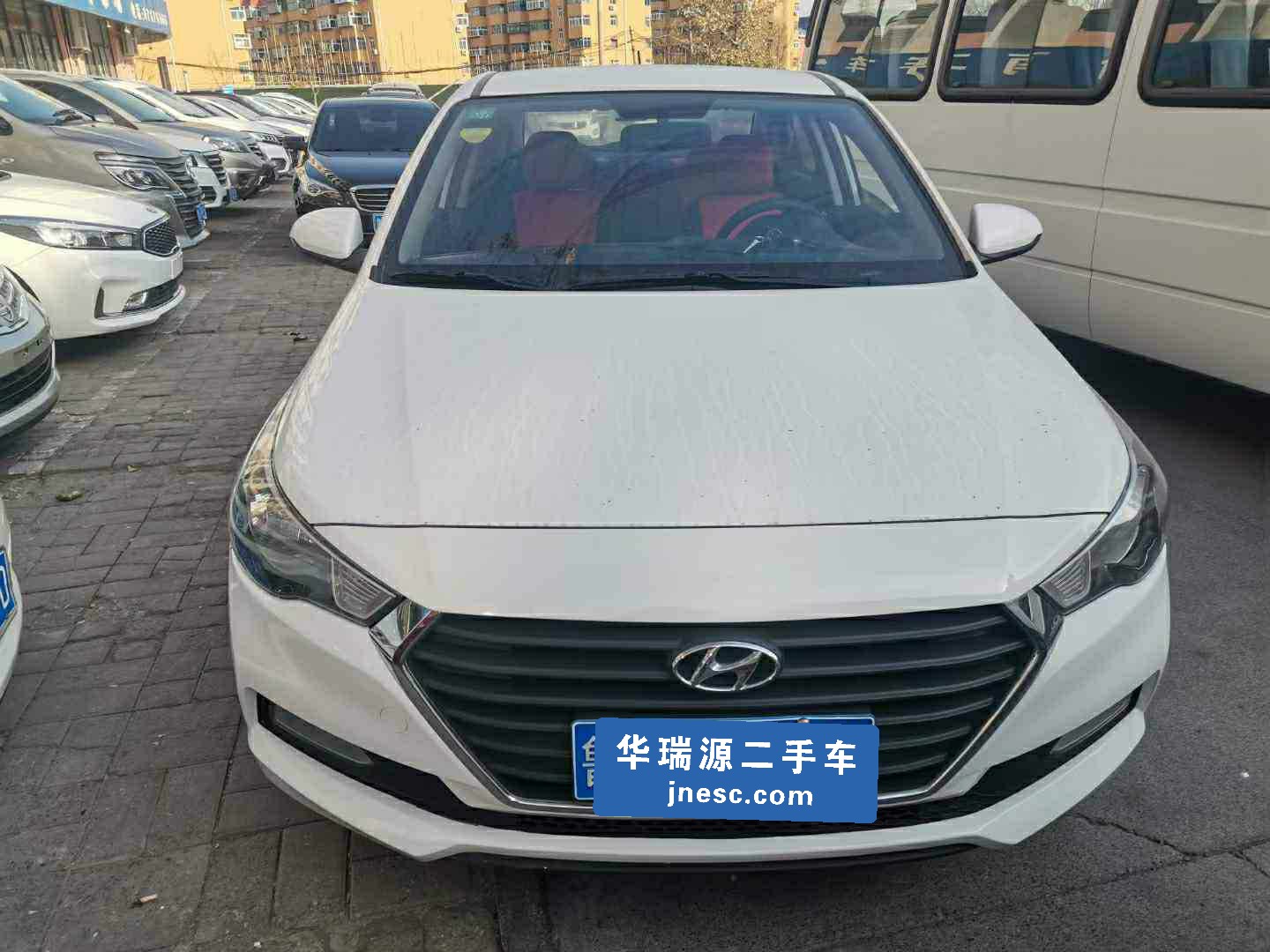 现代悦纳2016款14l自动炫酷版gls