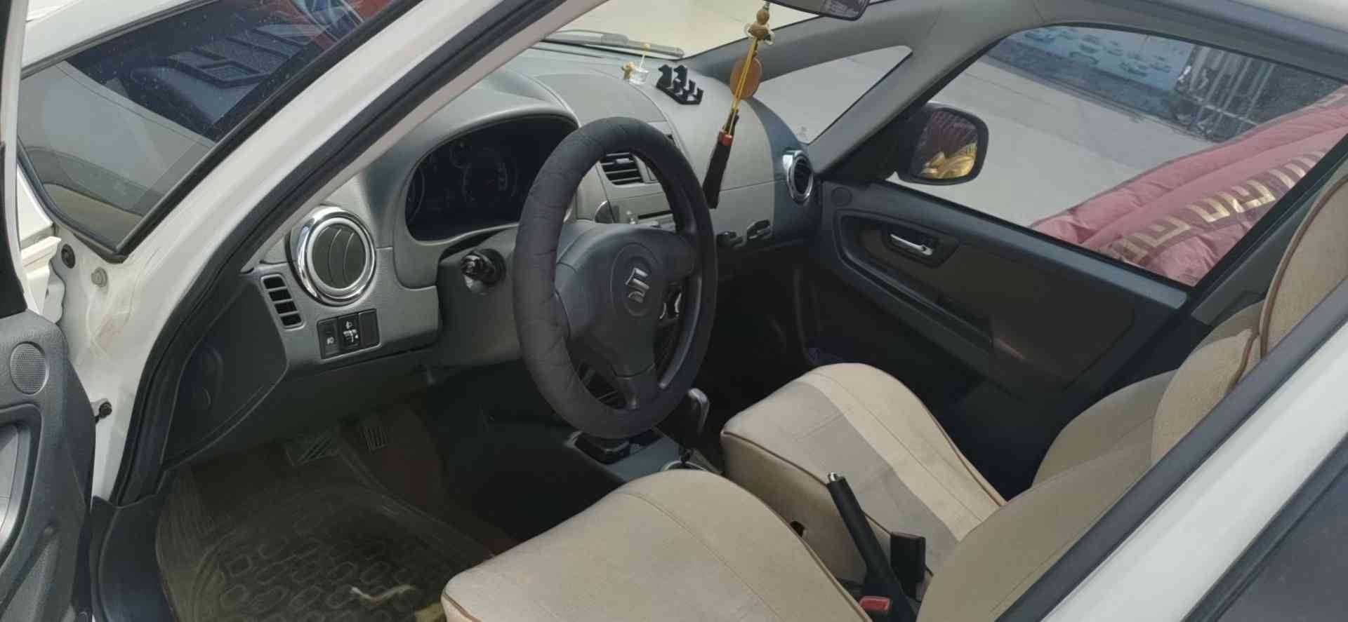 铃木-天语 sx4-2013款 天语sx4两厢 酷锐版 1.6l 自动 灵动型