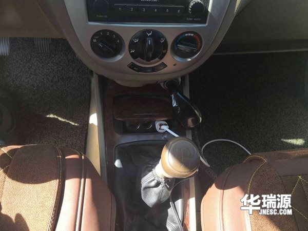 全球化中级轿车，别克凯越04款手工舒适版