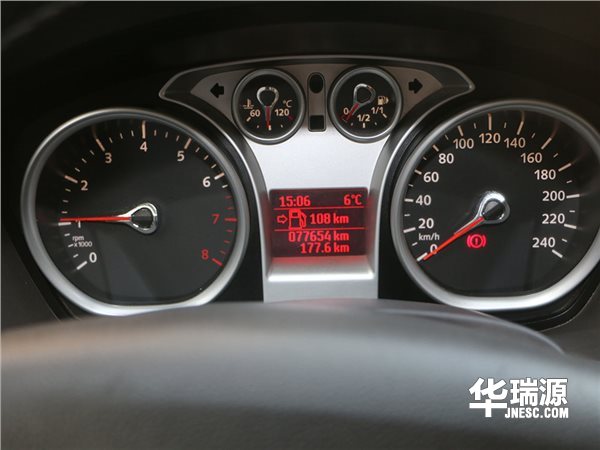 时尚智趣座驾，福特福克斯手工舒适型，开启精彩感官体验