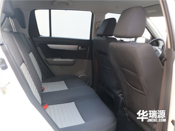 省心省油的代步练手小车 2013款铃木雨燕 只售2.95万
