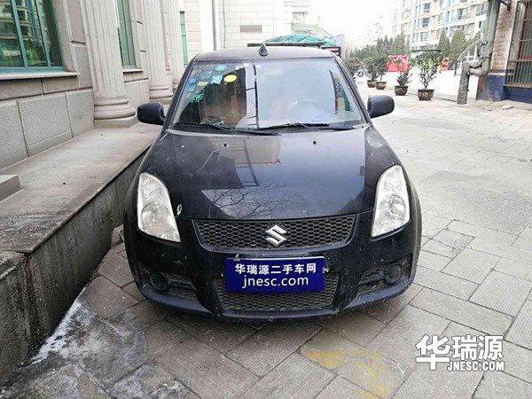实惠耐用 合适青年的小车铃木雨燕 仅售2.5万