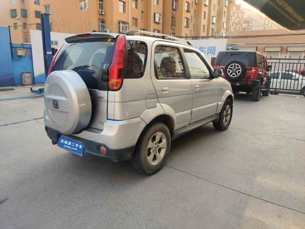 众泰-众泰5008-2009款 1.3 手动 时尚版