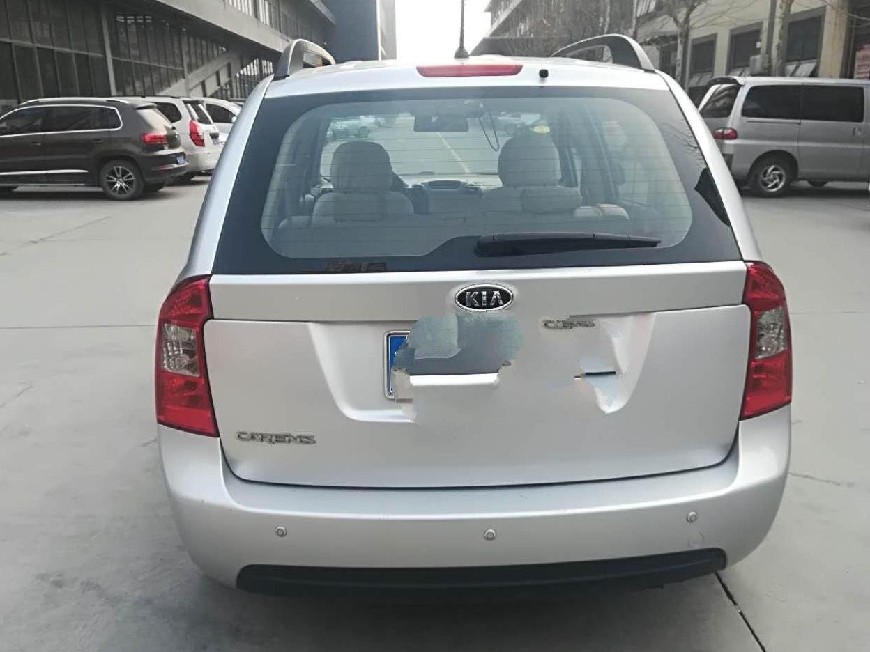 起亚佳乐2008款7座精英版