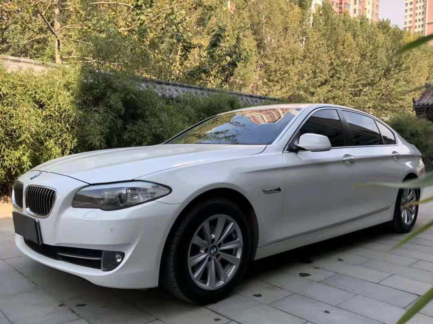 宝马5系2011款523li豪华型