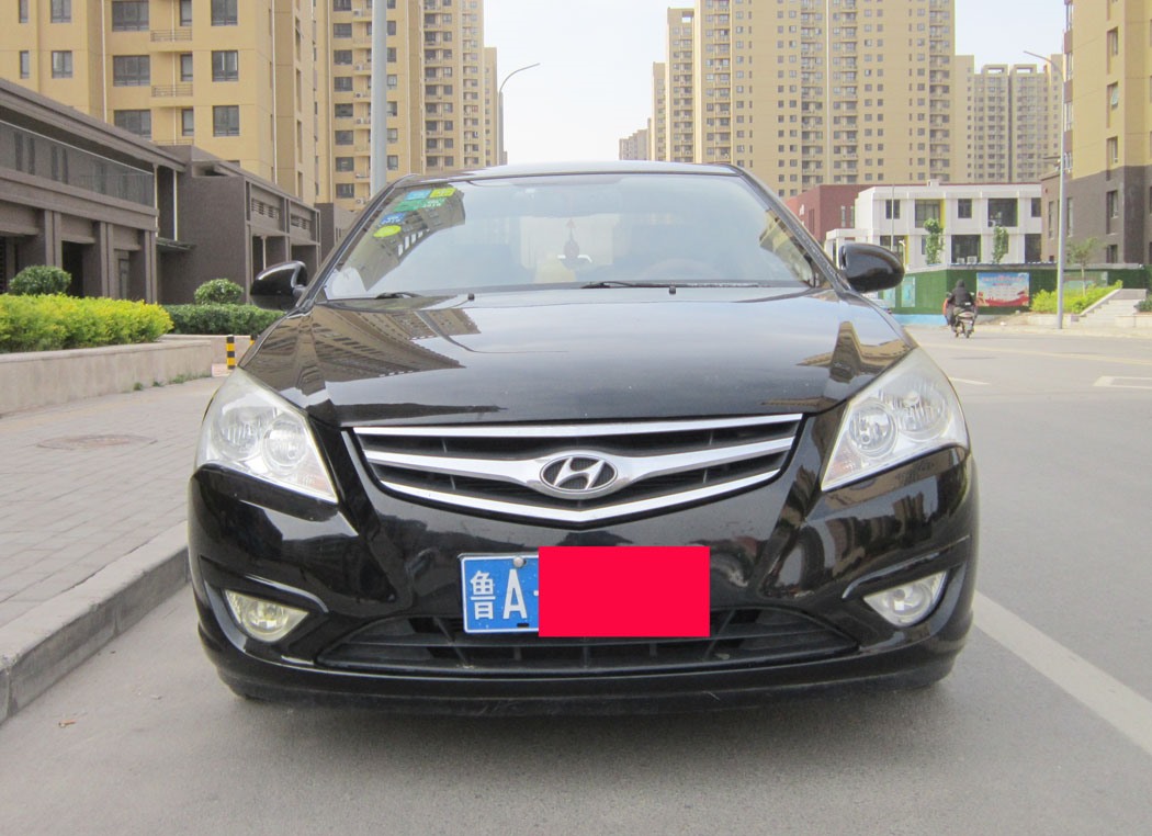 现代 悦动 2009款 1.8 手动豪华型导航版