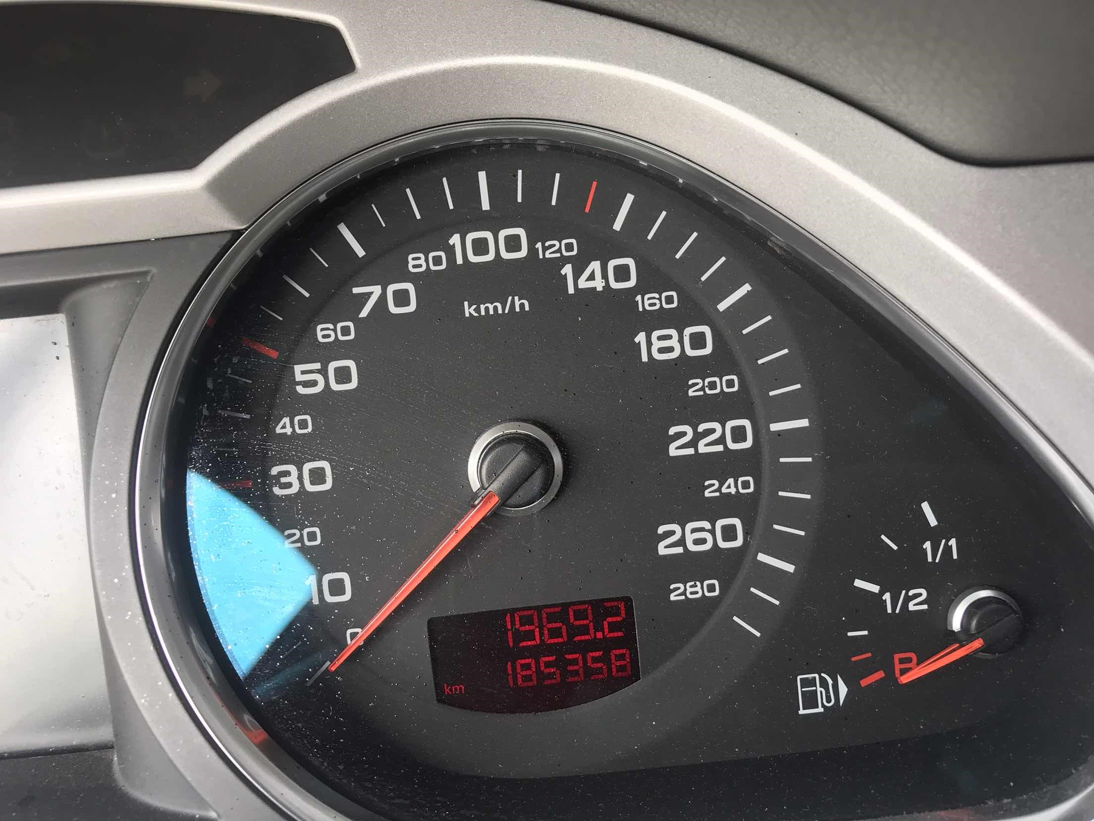 奥迪 奥迪a6l 2009款 2.0tfsi 自动基本型