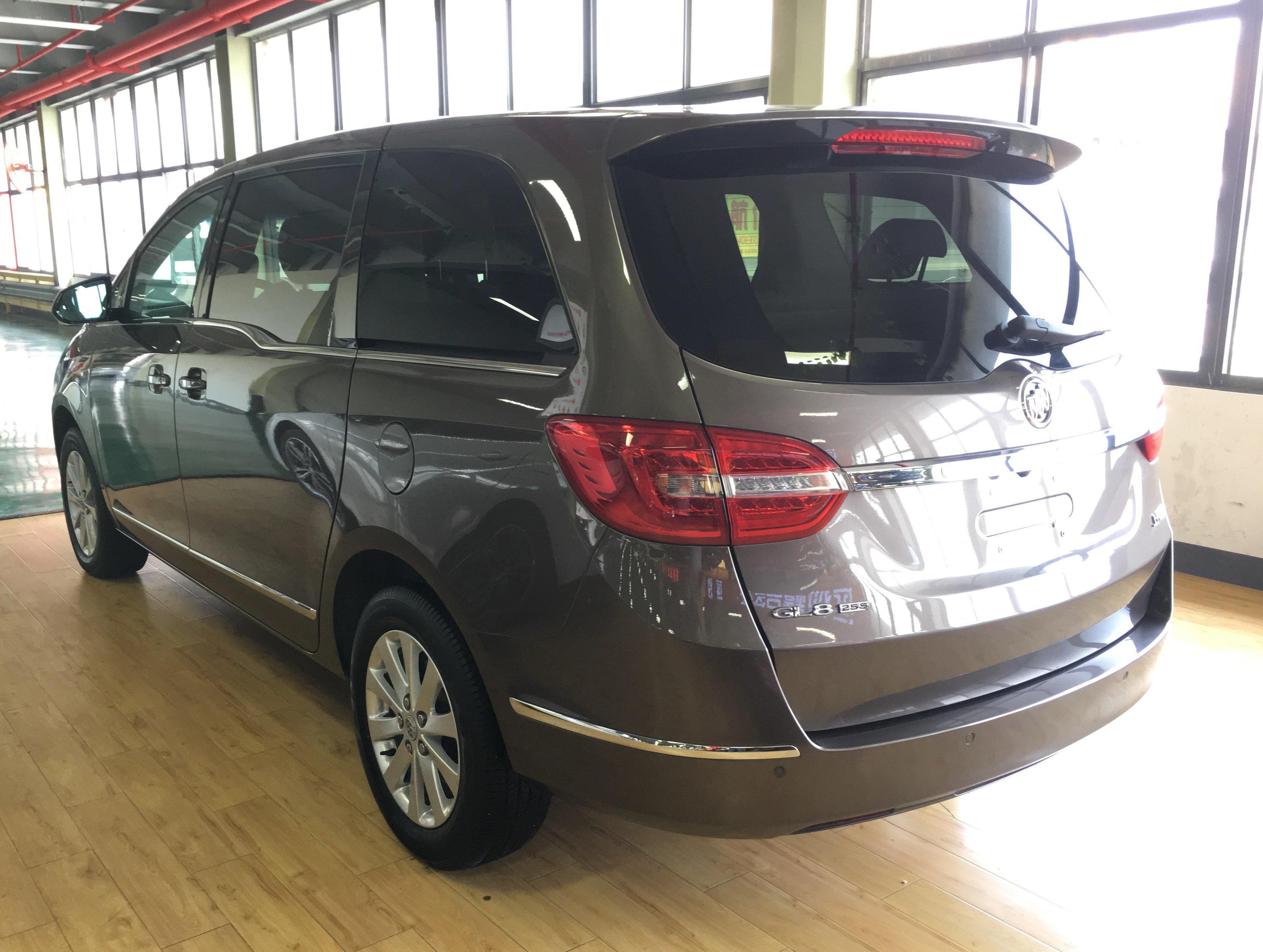 别克gl82017款别克25s豪华型