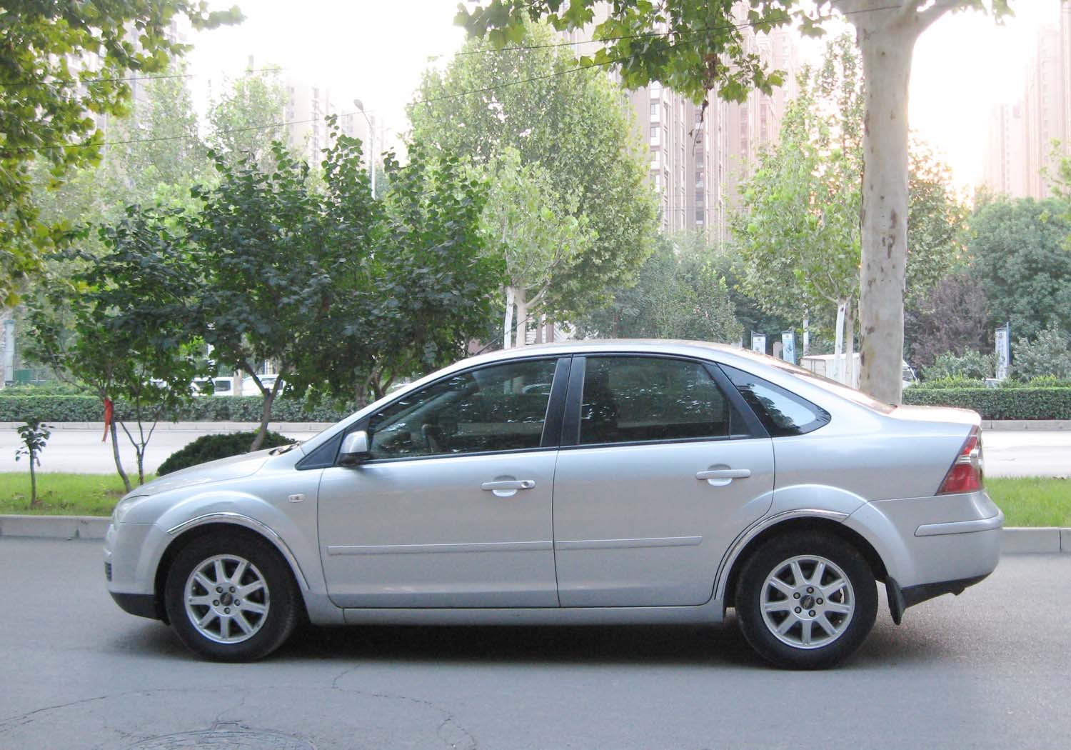 福特福克斯2008款三厢18手动