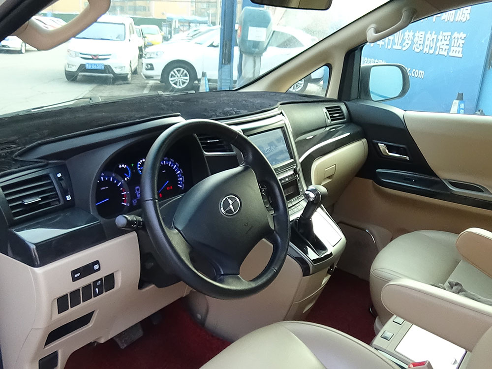 九龙 艾菲 2018款 2.0t 双离合豪华型