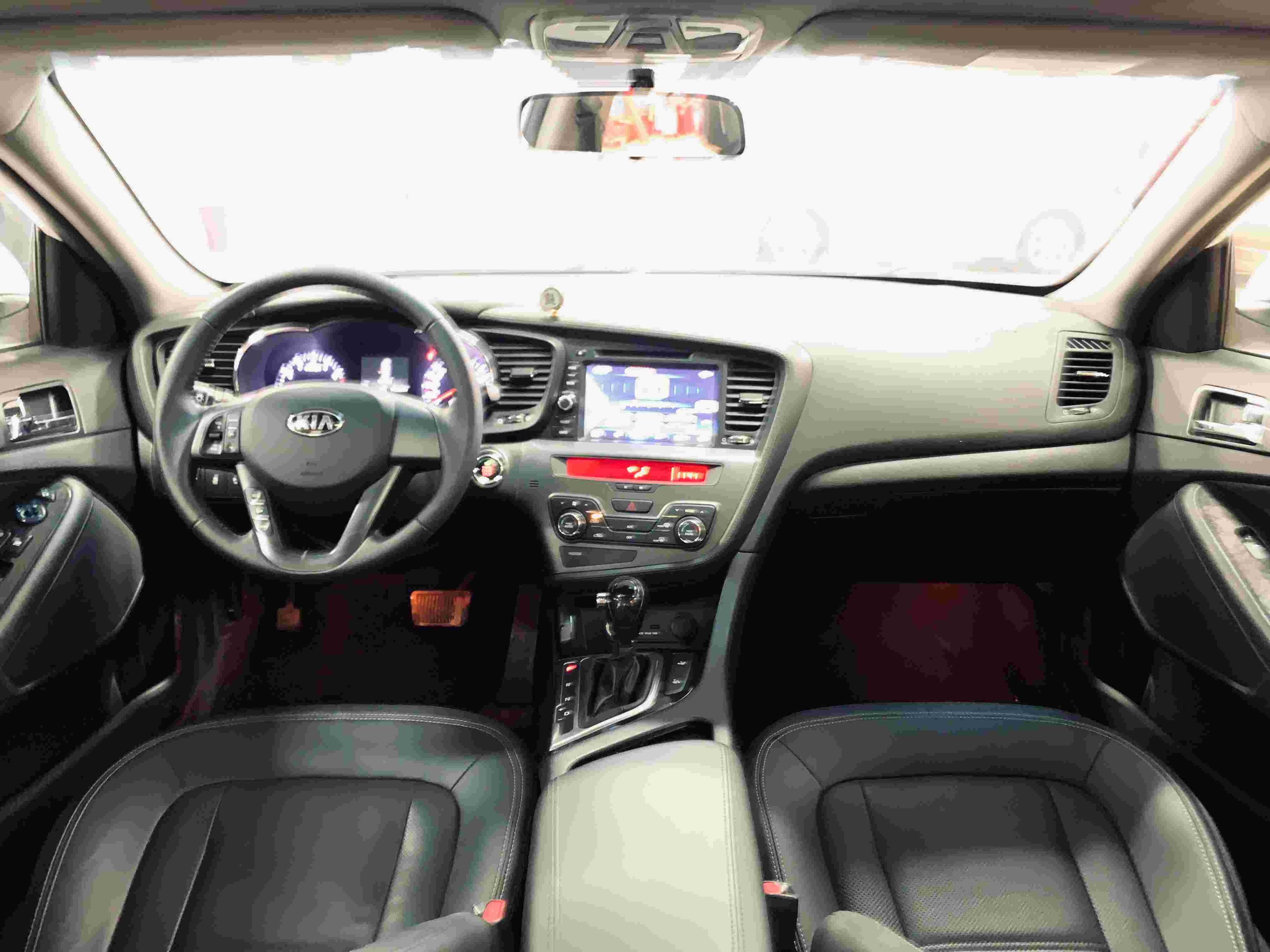 起亚 起亚k5 2012款 2.0l 自动dlx特别版