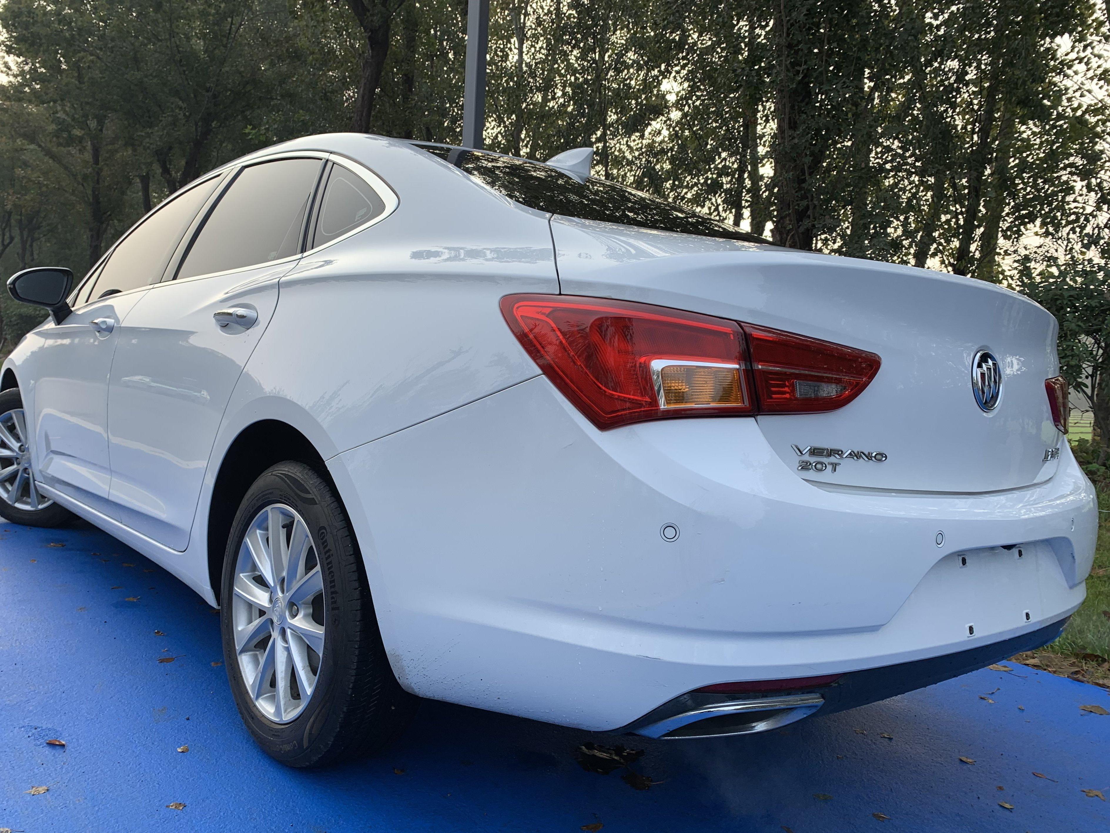 别克威朗2017款三厢20t双离合领先型