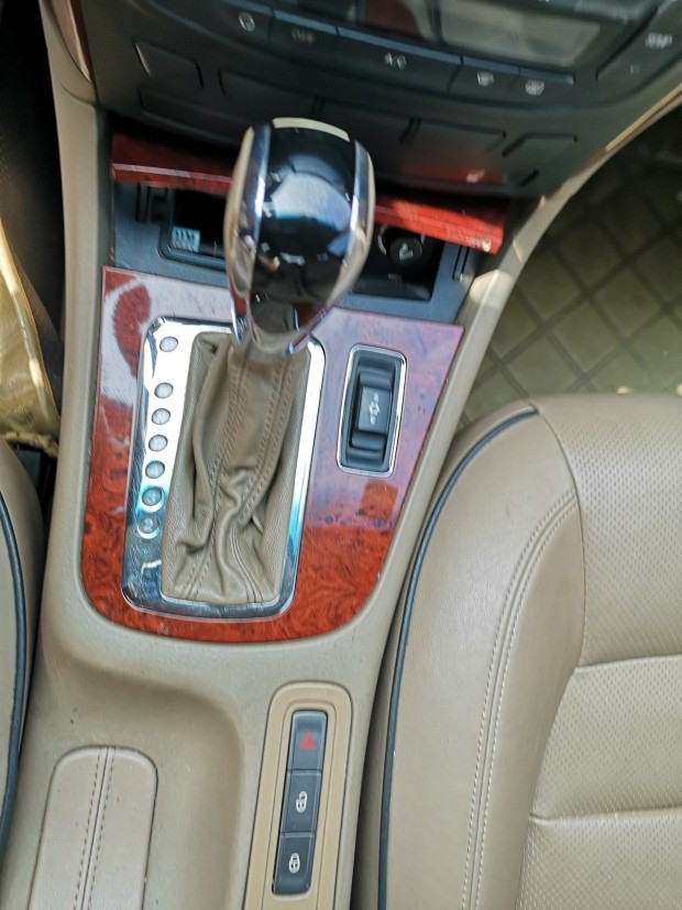 荣威 荣威750 2009款 1.8t 750s 迅雅版at