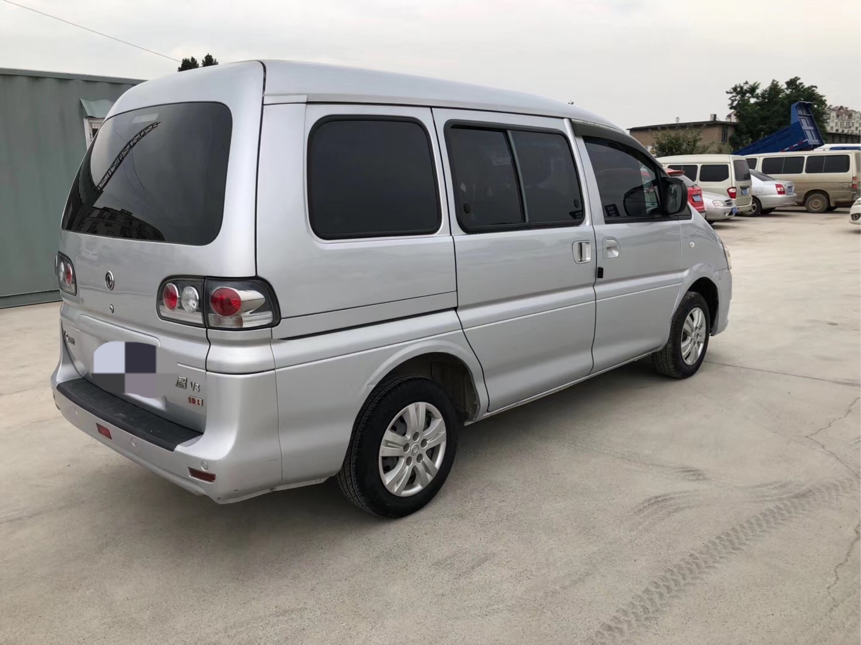 东风风行-菱智-2013款 v3 1.5l 7座标准型ii