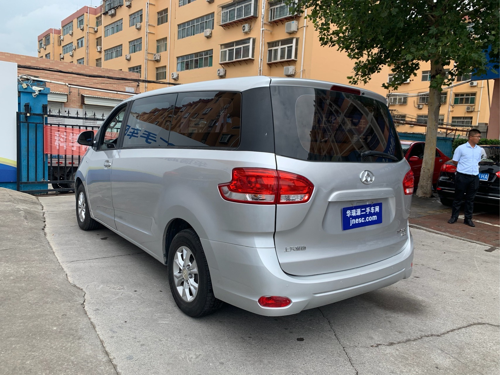 大通上汽大通g102016款20t自动时尚版