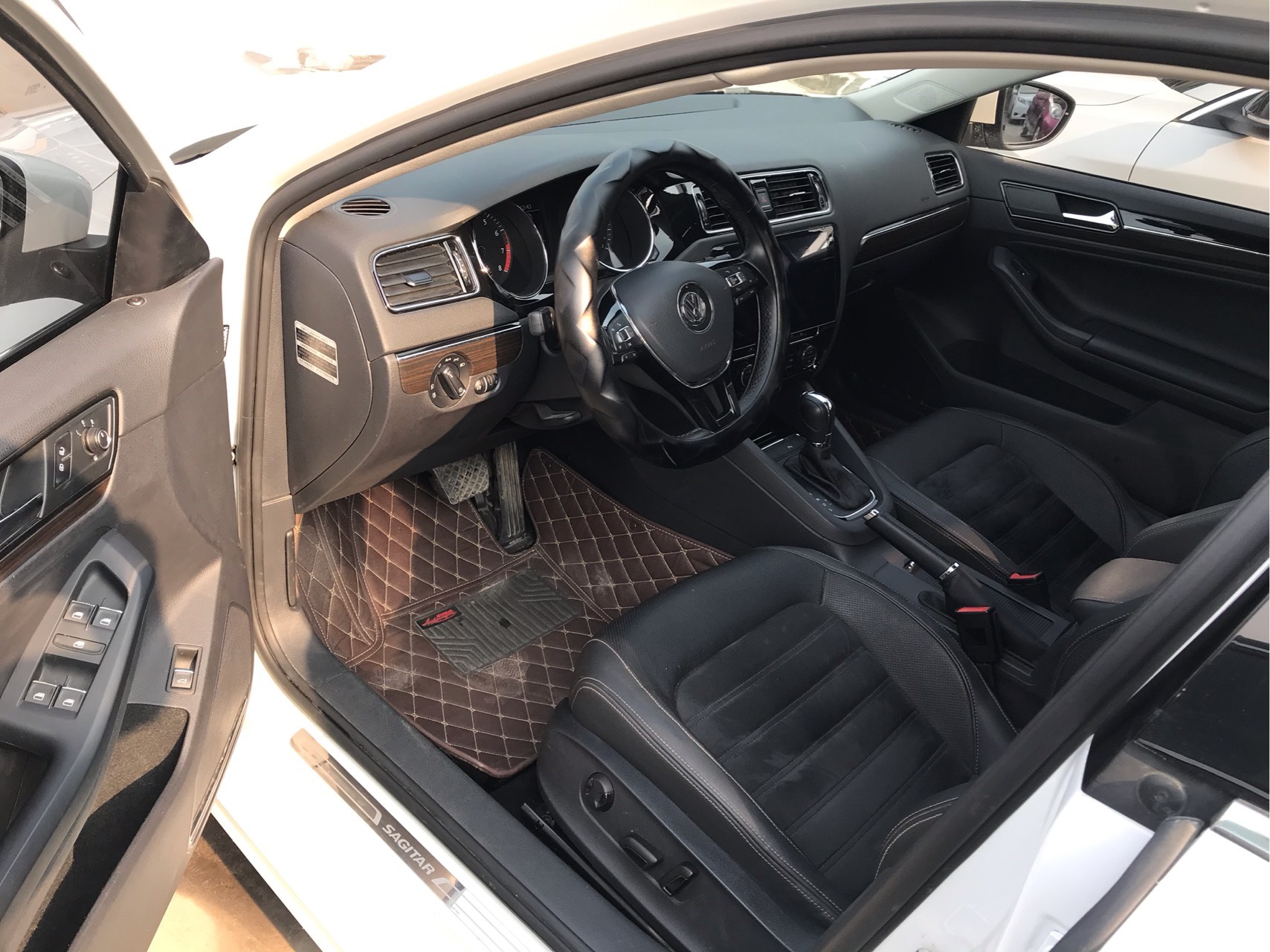 大众速腾2017款230tsi自动豪华型