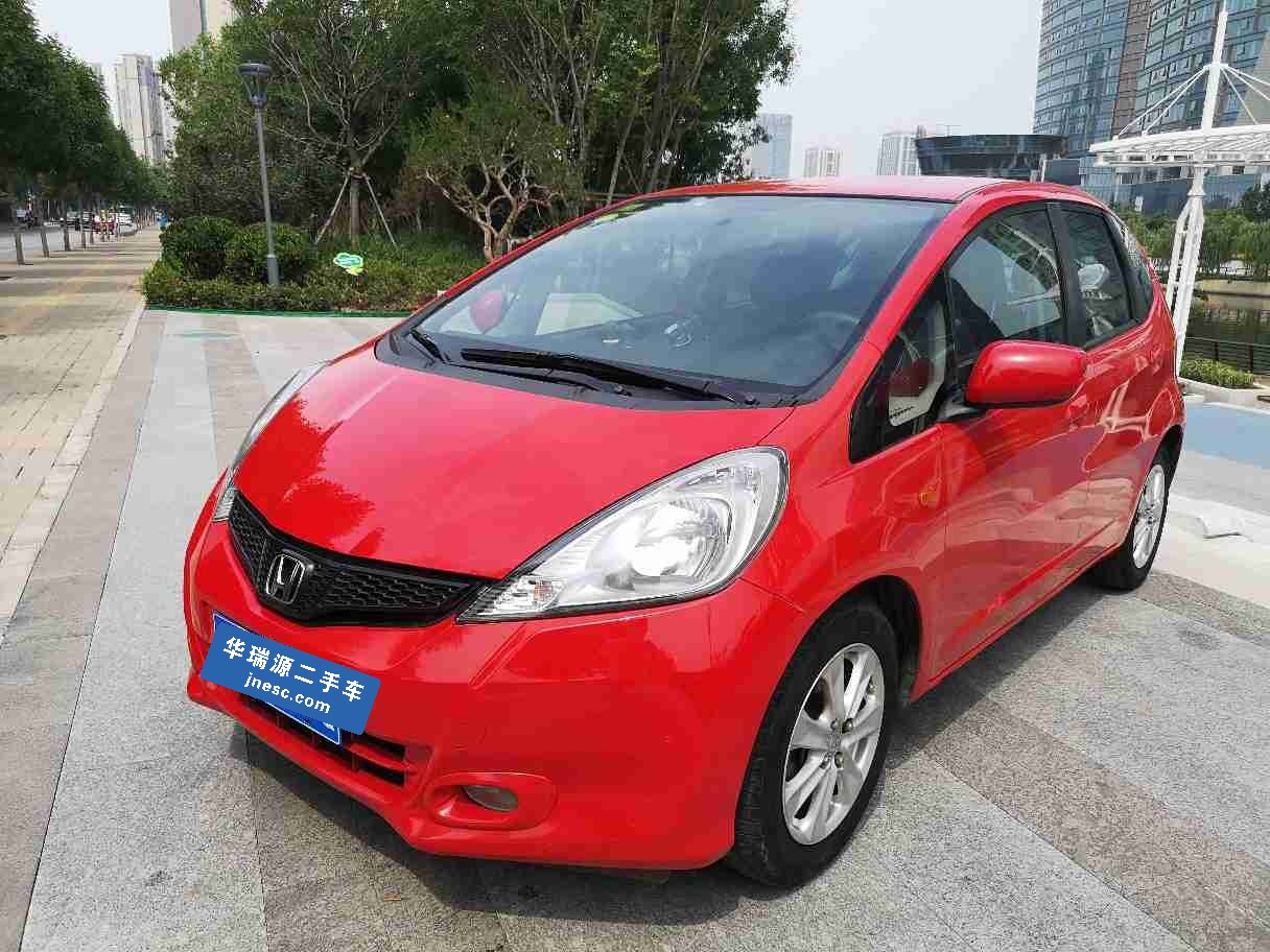 本田-飞度-2012款 1.3l 自动 舒适版精品飞度