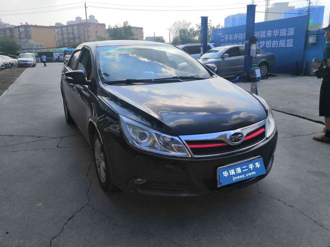 比亚迪-速锐-2013款 1.5ti 手动 尊贵型