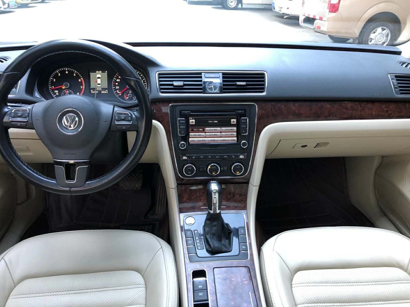 济南大众-帕萨特-2014款 1.8tsi dsg御尊版