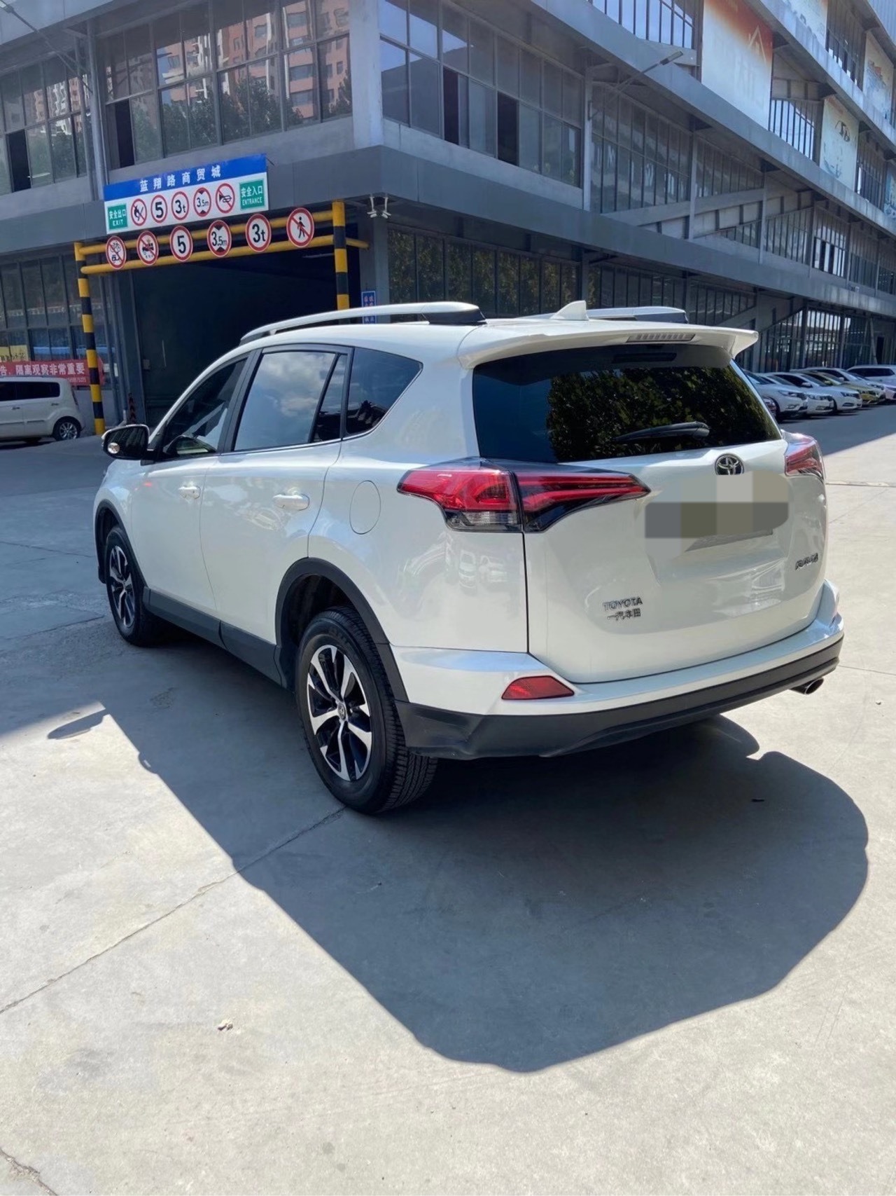 济南丰田-rav4荣放-2018款 2.0l cvt两驱风尚x版