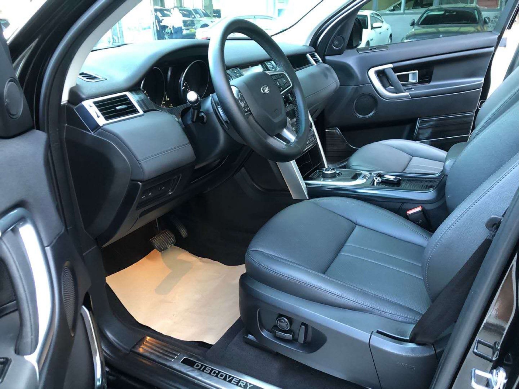 路虎-发现神行-2018款 240ps hse版