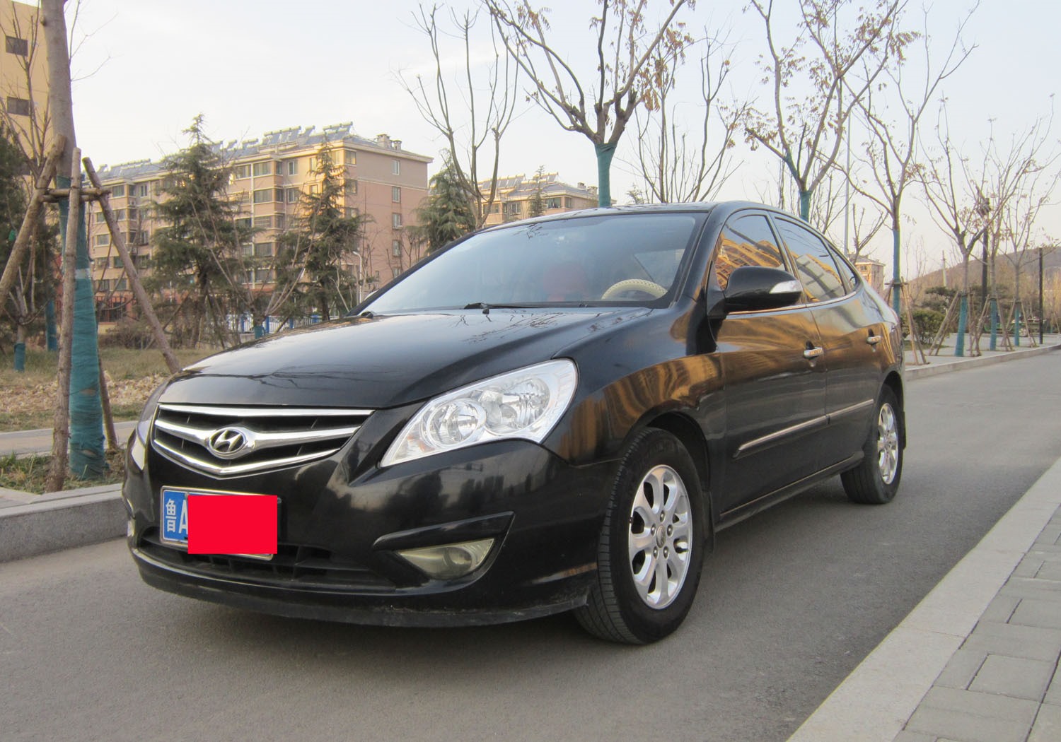 现代 悦动 2009款 1.6 手动豪华型导航版