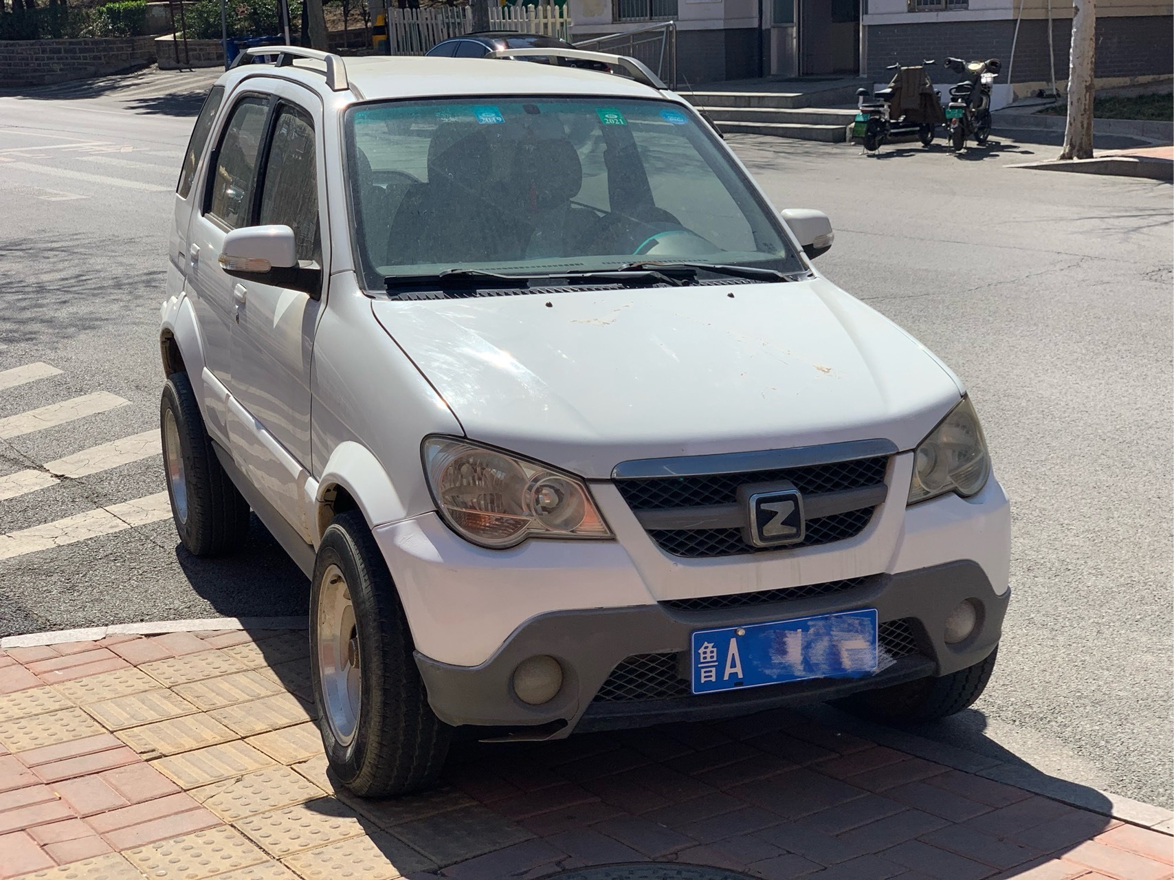 众泰-众泰5008-2011款 1.3l 手动 舒适型