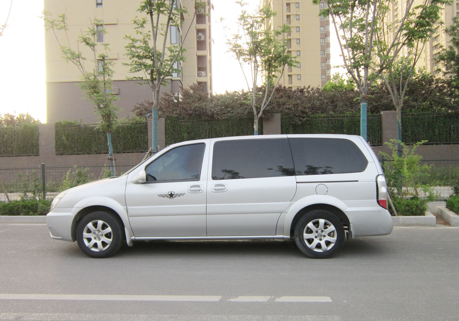 别克 别克gl8 2008款 别克陆尊3.0l xt 导航版