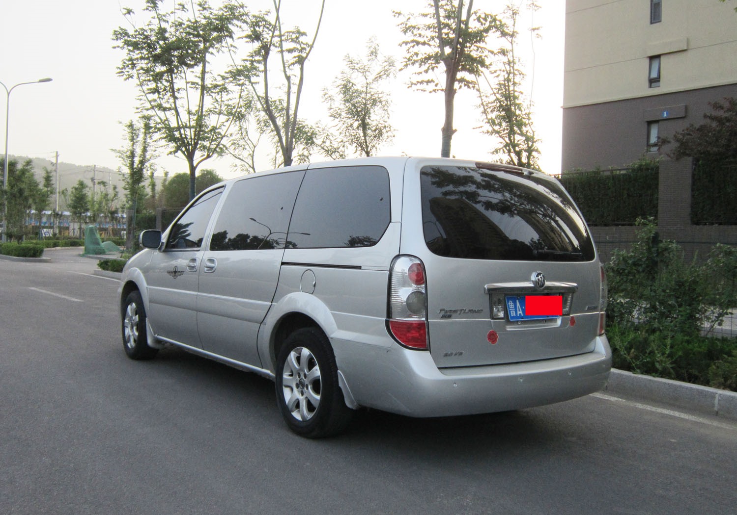 别克 别克gl8 2008款 别克陆尊3.0l xt 导航版