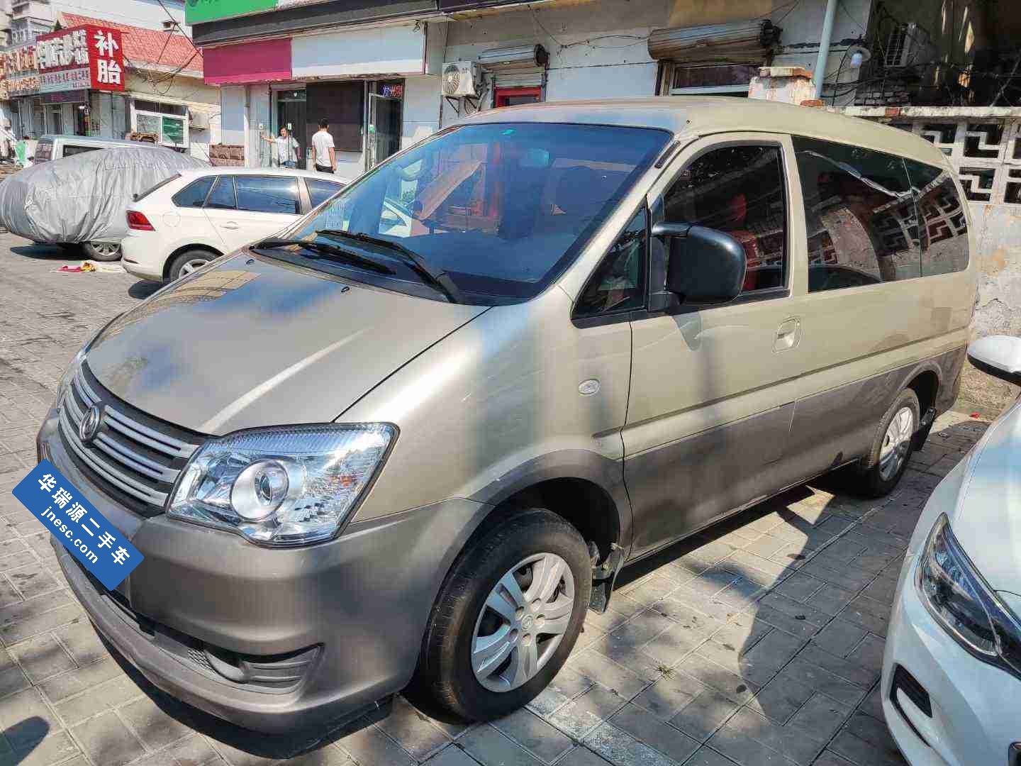 东风风行-菱智-2018款 m3 1.6l 7座舒适型