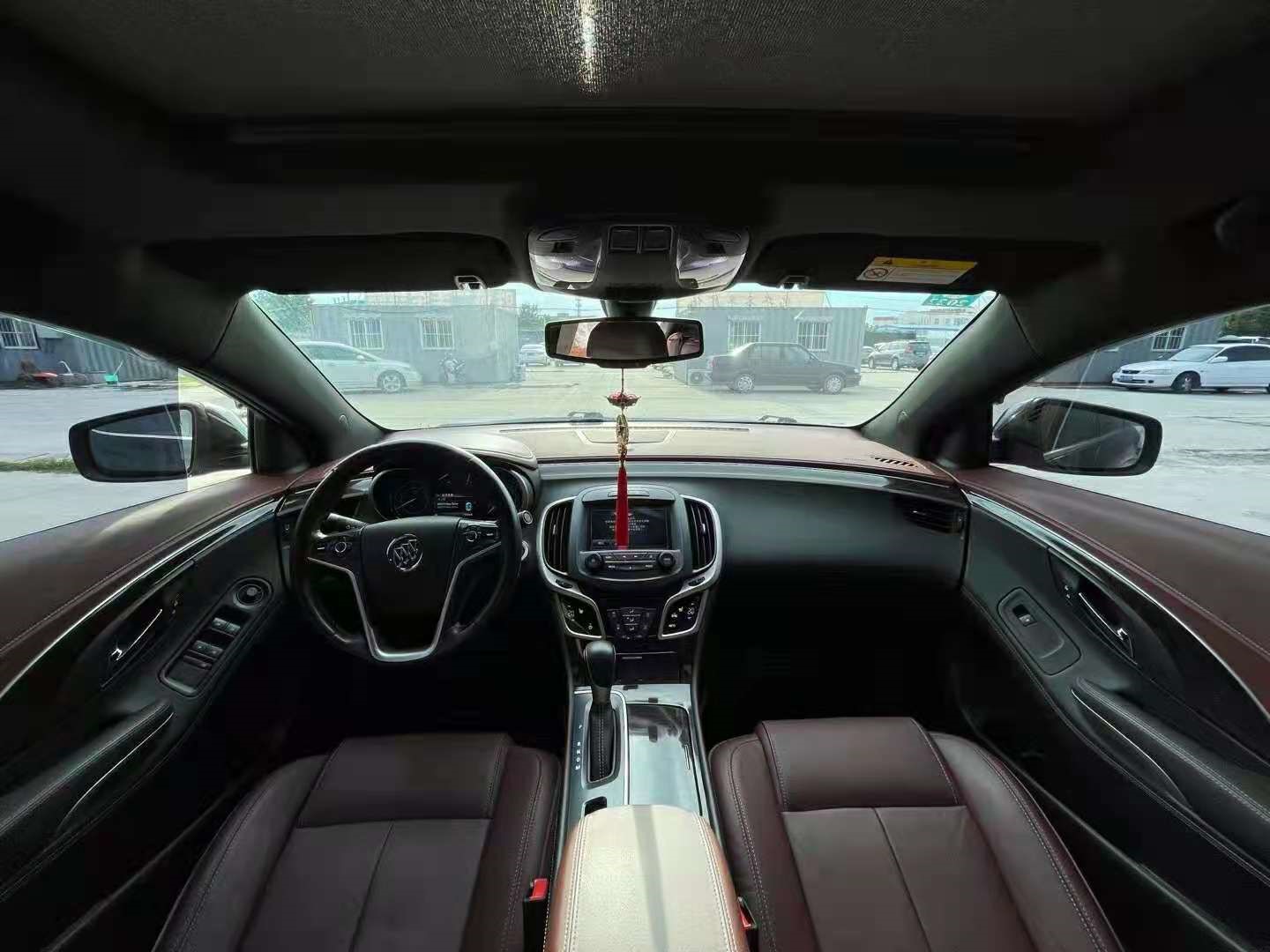 别克 君越 2013款 2.4l sidi豪华舒适型