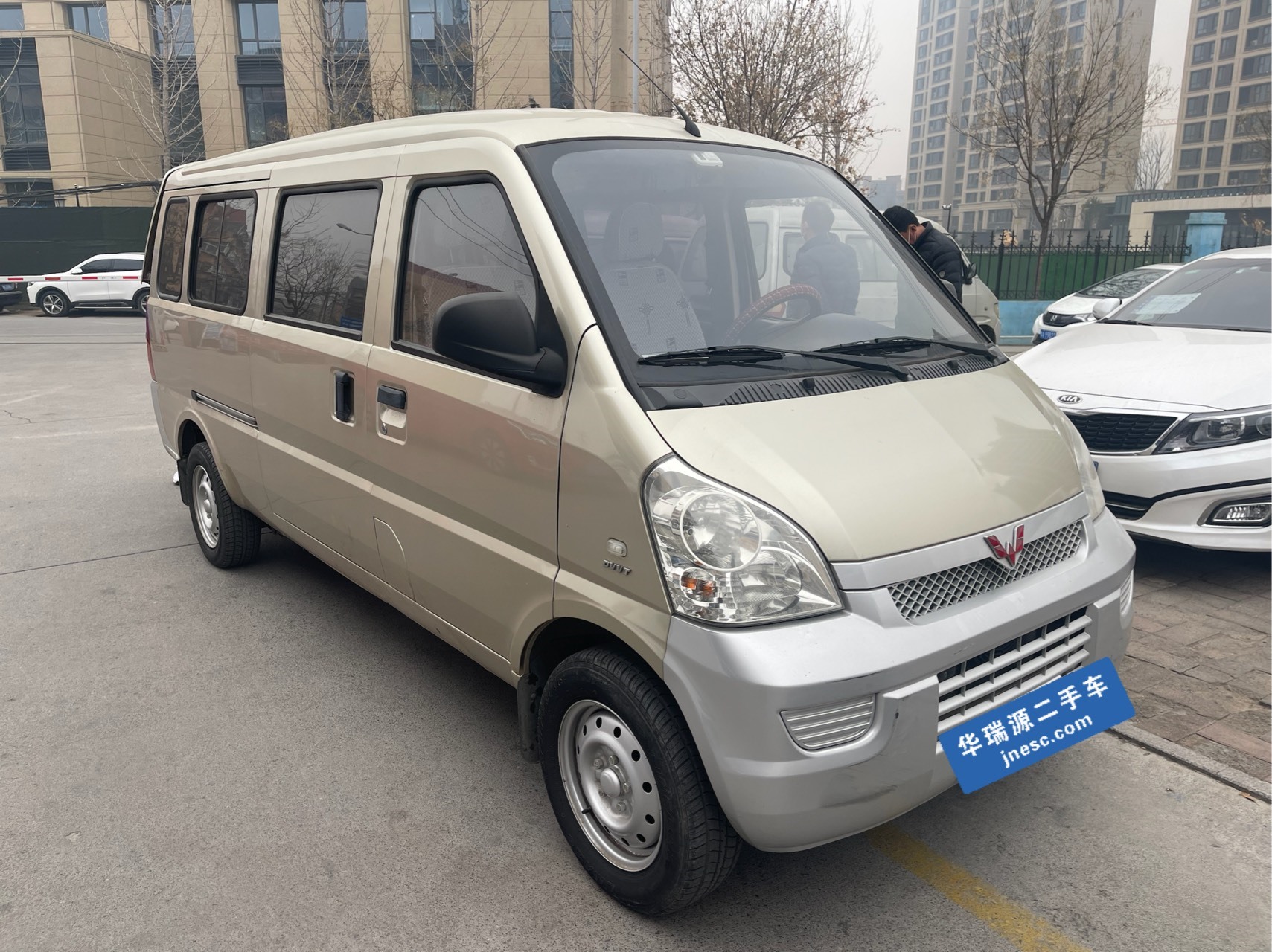 济南五菱-五菱荣光-2012款 1.5l加长基本型