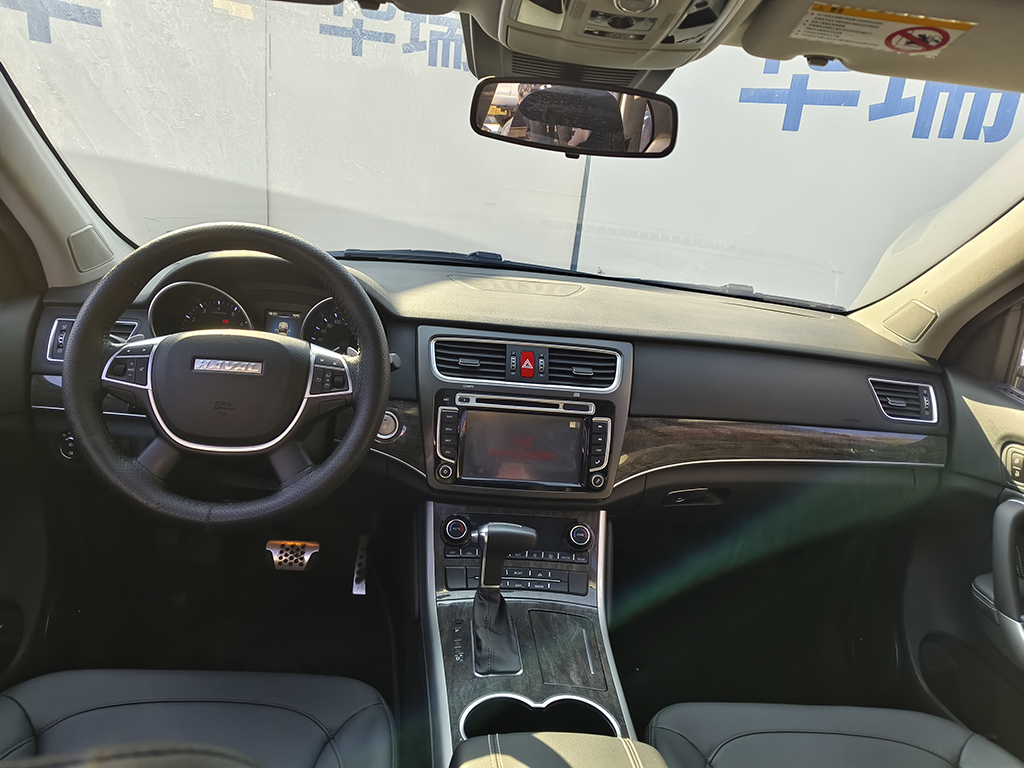 济南哈弗 哈弗H8 2015款 2.0T 两驱舒适型