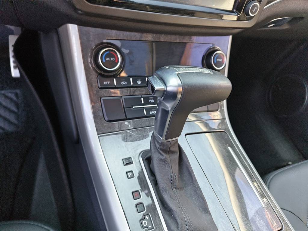 济南哈弗 哈弗H8 2015款 2.0T 两驱舒适型