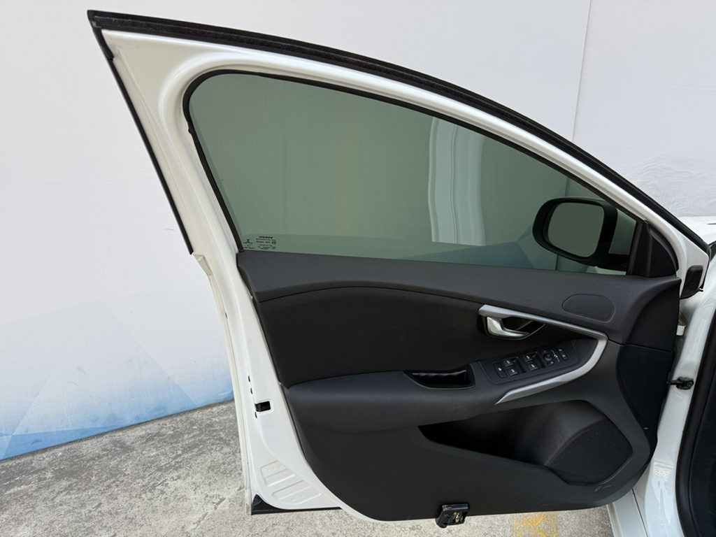 济南沃尔沃 沃尔沃V40(进口) 2017款 T3 智尚版