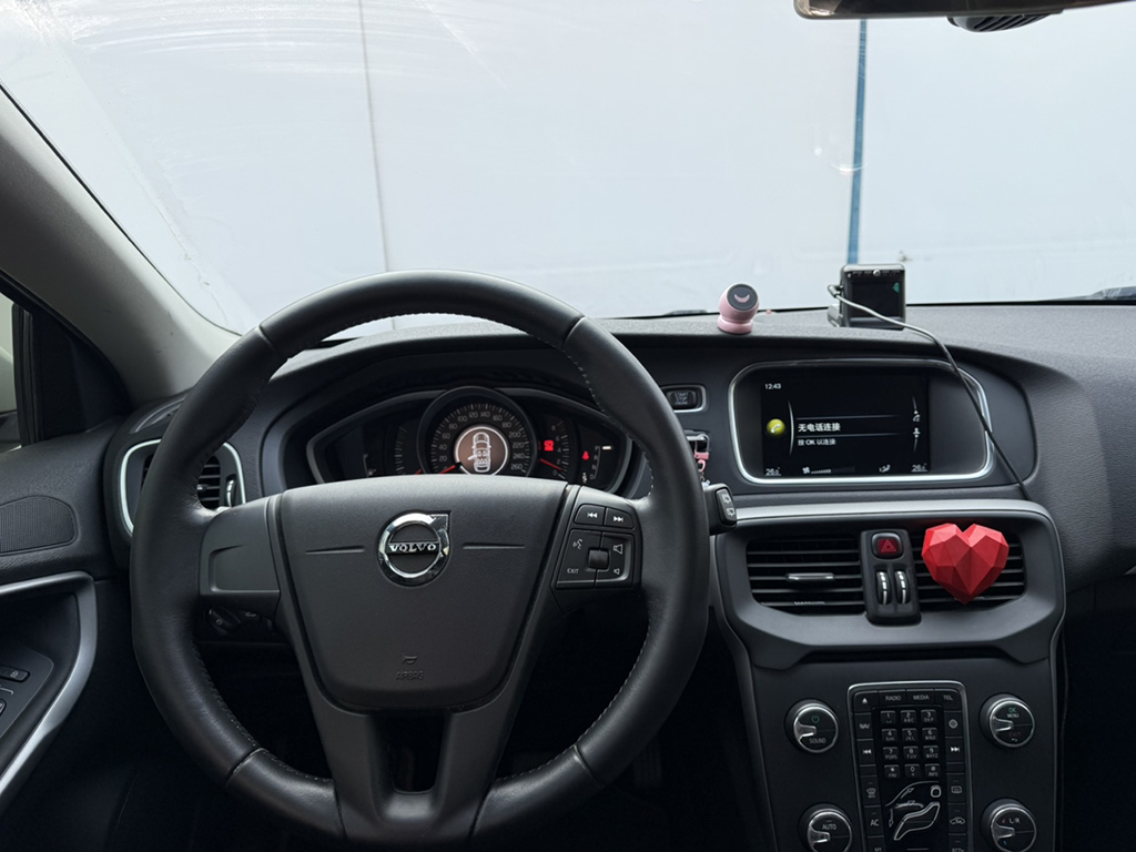 济南沃尔沃 沃尔沃V40(进口) 2017款 T3 智尚版