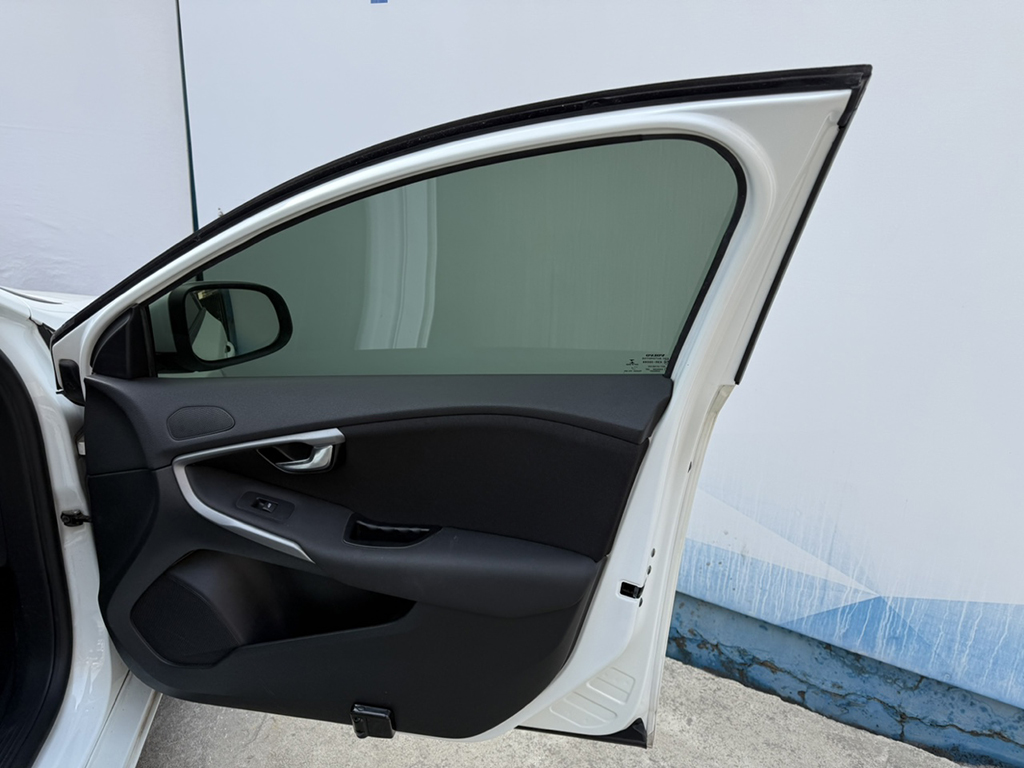 济南沃尔沃 沃尔沃V40(进口) 2017款 T3 智尚版