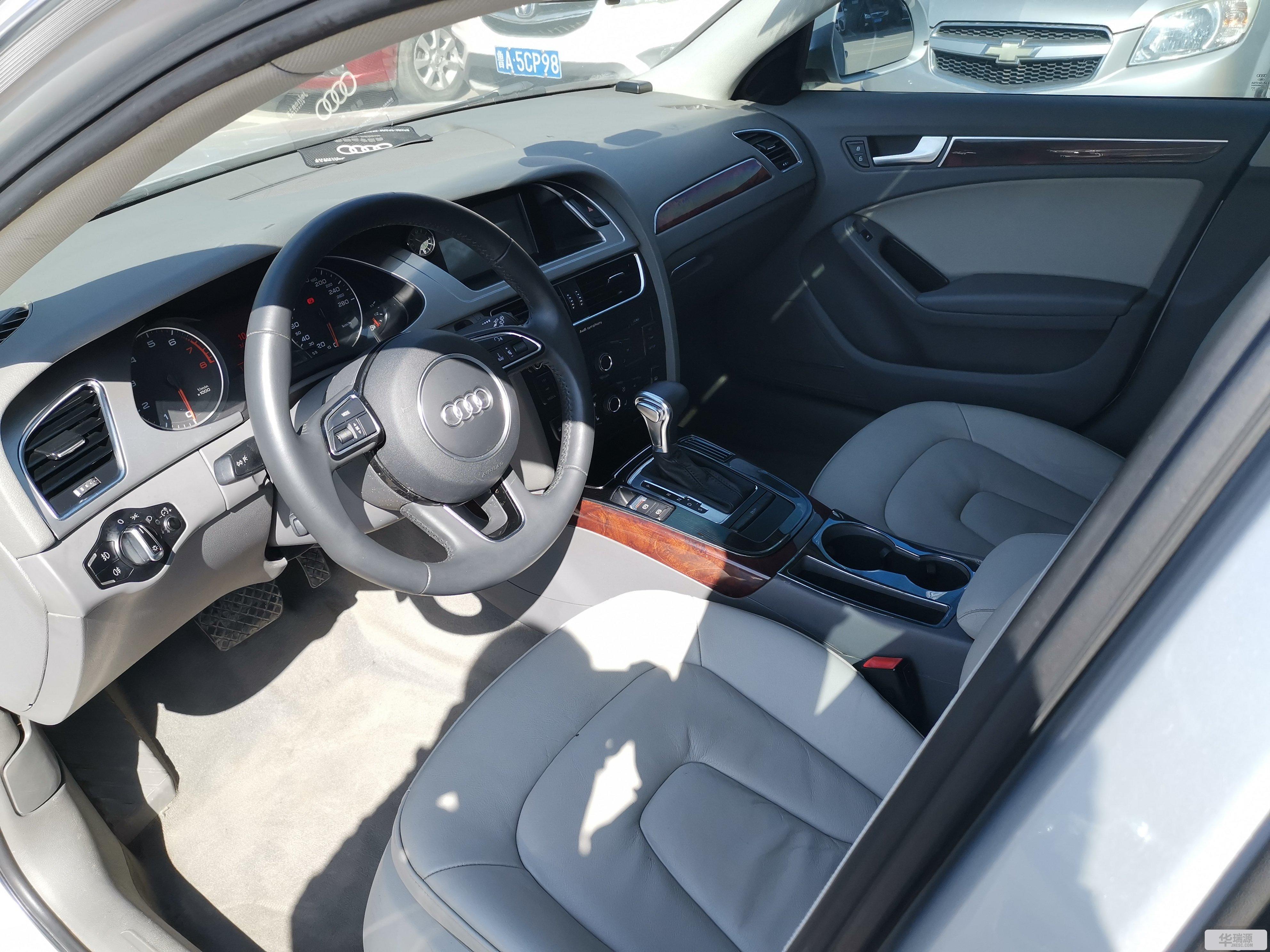 奥迪a4l 2011款 2.0 tfsi 舒适型